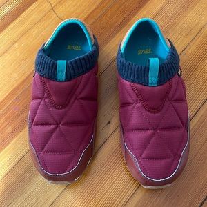 Teva/slipper shoes
